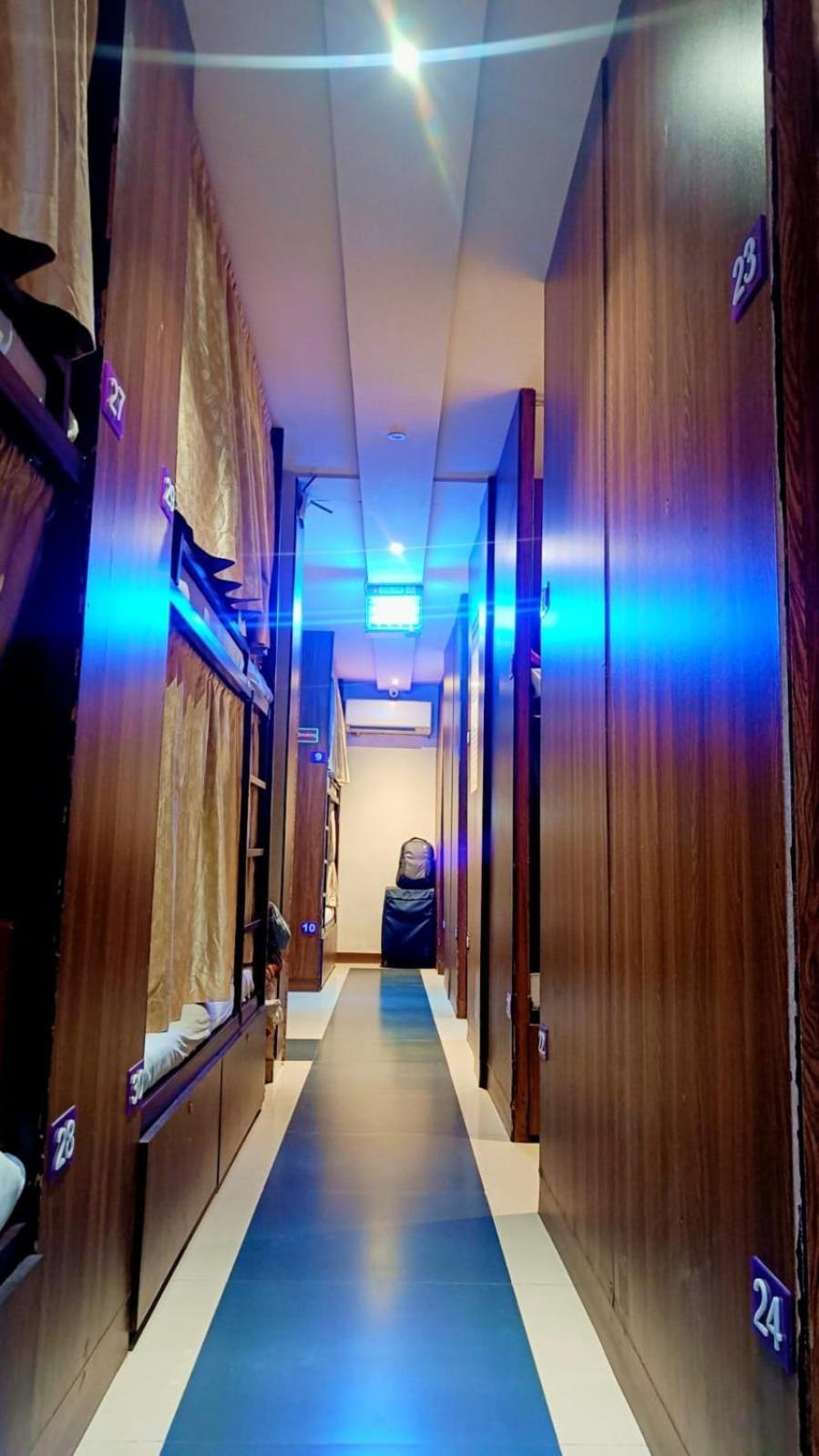 Almas Dormitory 24 Hours Aircondition Mumbai Exterior foto